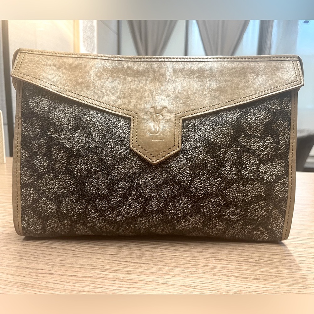 YSL Clutch - AUTHENTIC & Gorgeous ✨